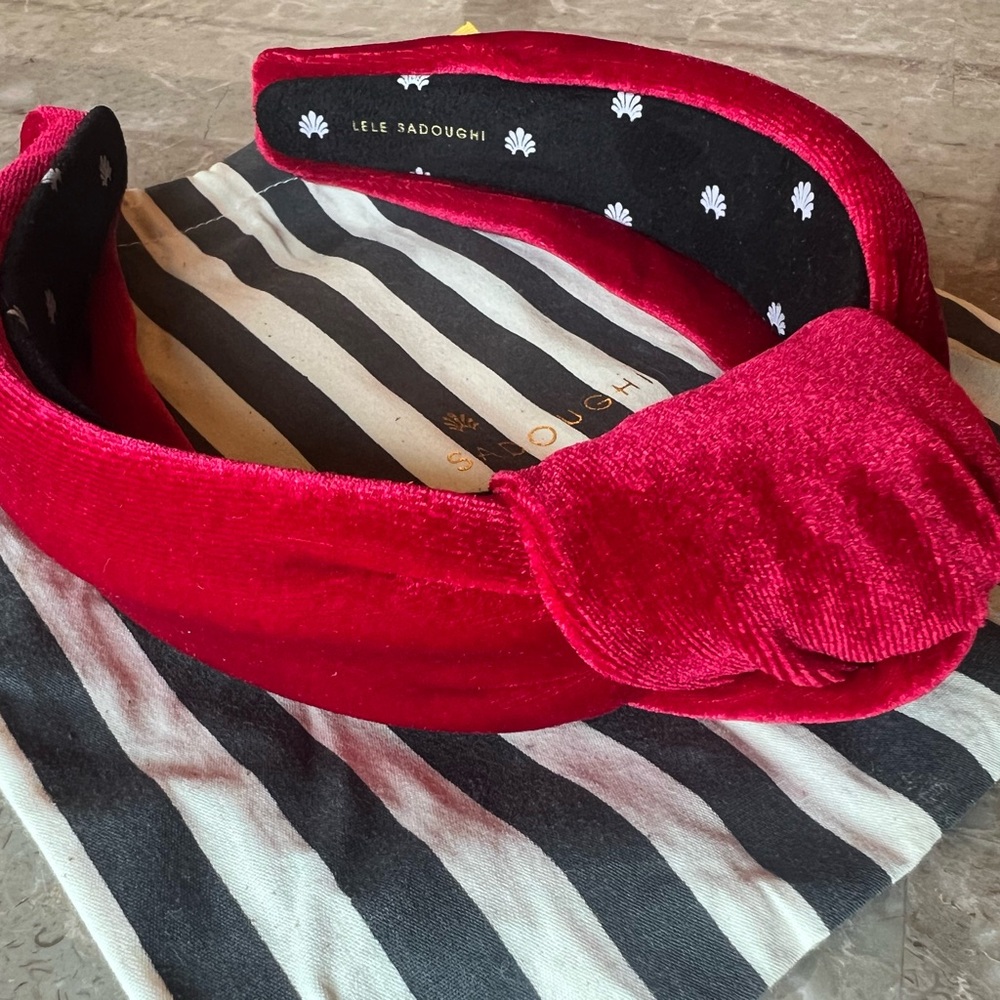 Gorgeous Red Velvet Lele Sadoughi Knotted Headband